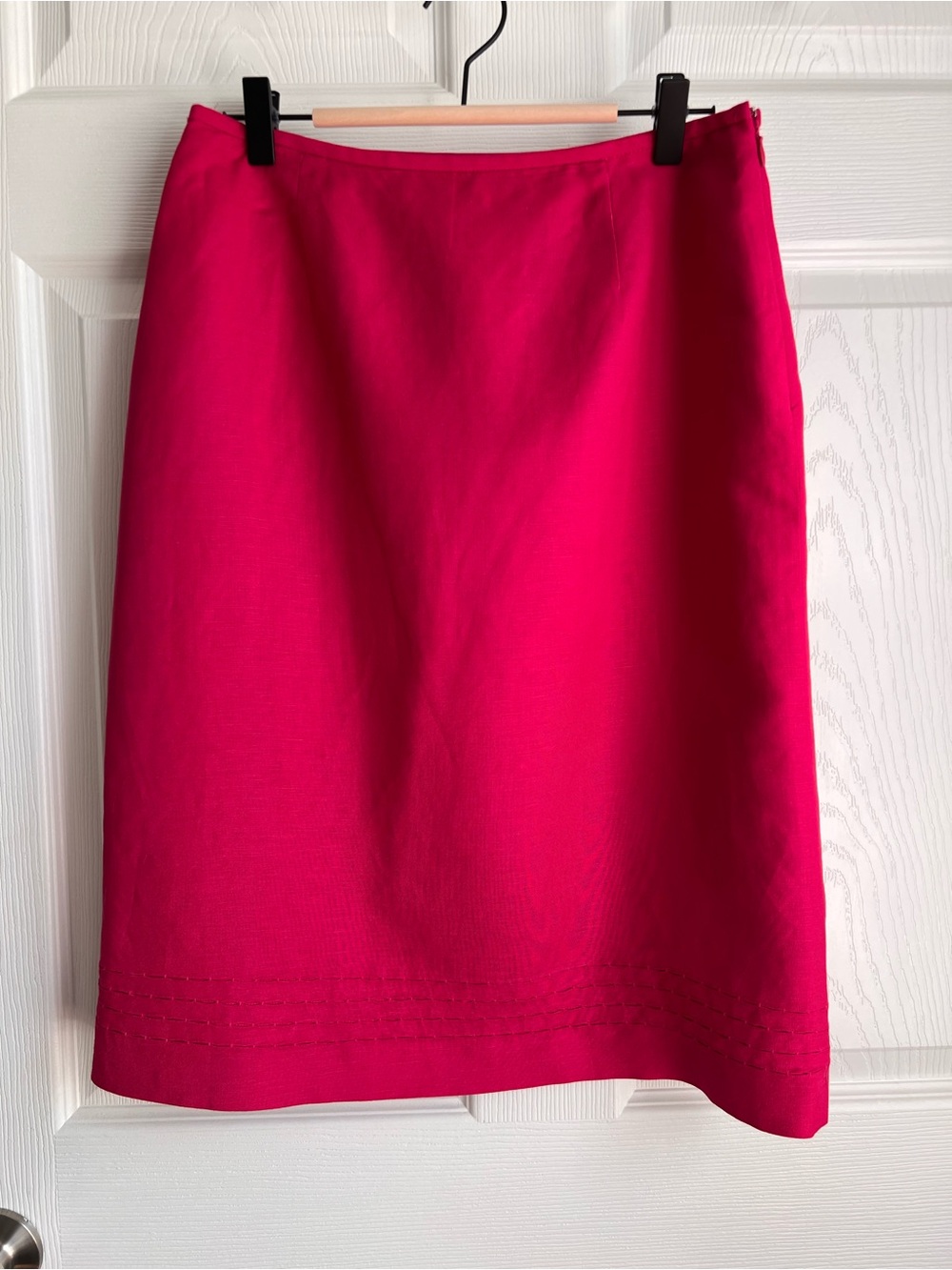 Le Suit Hot Pink Linen Blend Pencil Skirt Stitched Hem Detail